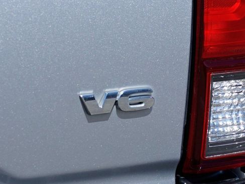 Used 2018 Toyota Tacoma SR5 image 45