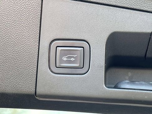 Used 2019 Cadillac XT4 Premium Luxury w/ Enhanced Visibility Package image 13