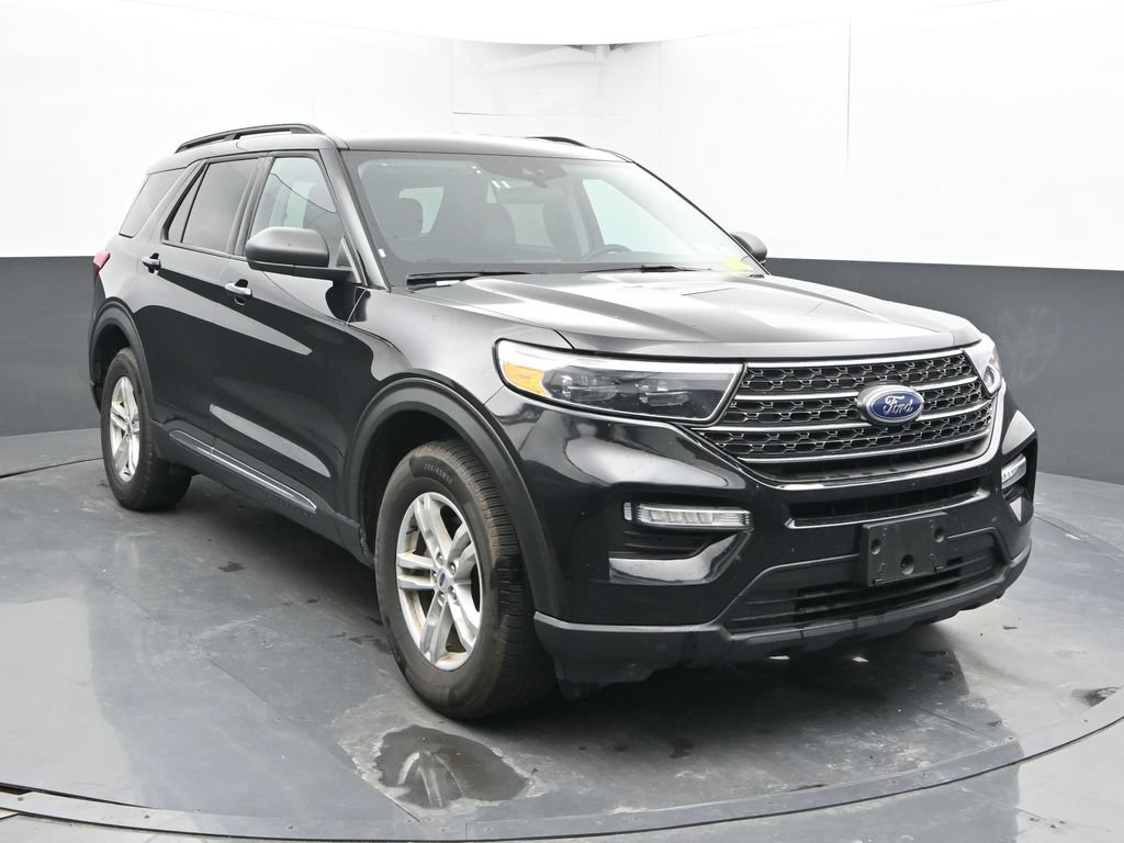 Used 2024 Ford Explorer XLT w/ Equipment Group 202A AWD/4WD image 5