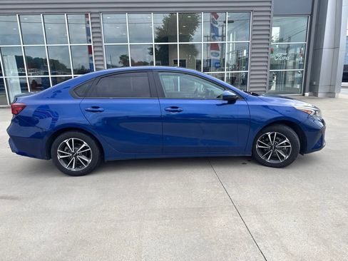 Used 2023 Kia Forte LXS FWD image 2