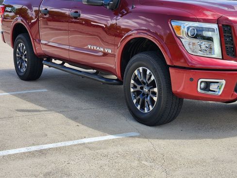 Used 2018 Nissan Titan PRO-4X w/ Pro-4x Utility Package image 10