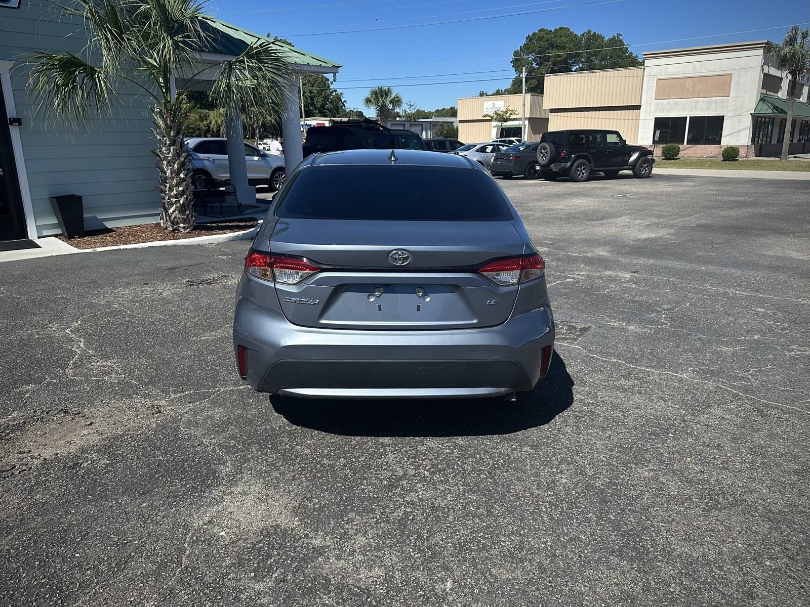 Used 2022 Toyota Corolla LE FWD image 4
