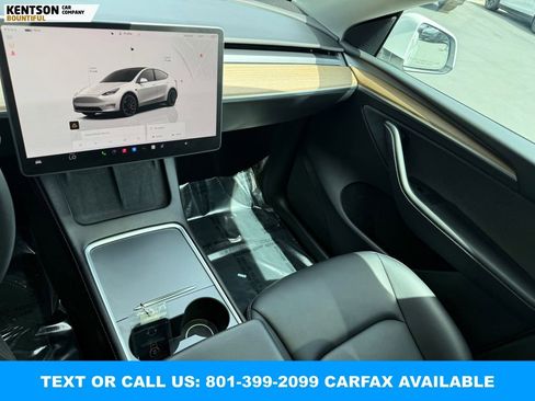 Used 2022 Tesla Model Y Performance AWD/4WD image 19