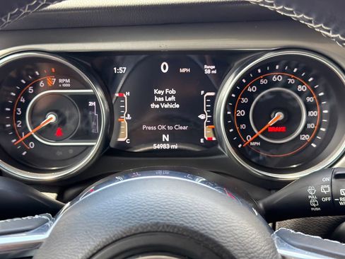 Used 2022 Jeep Wrangler Unlimited Sahara w/ Safety Group AWD/4WD image 27