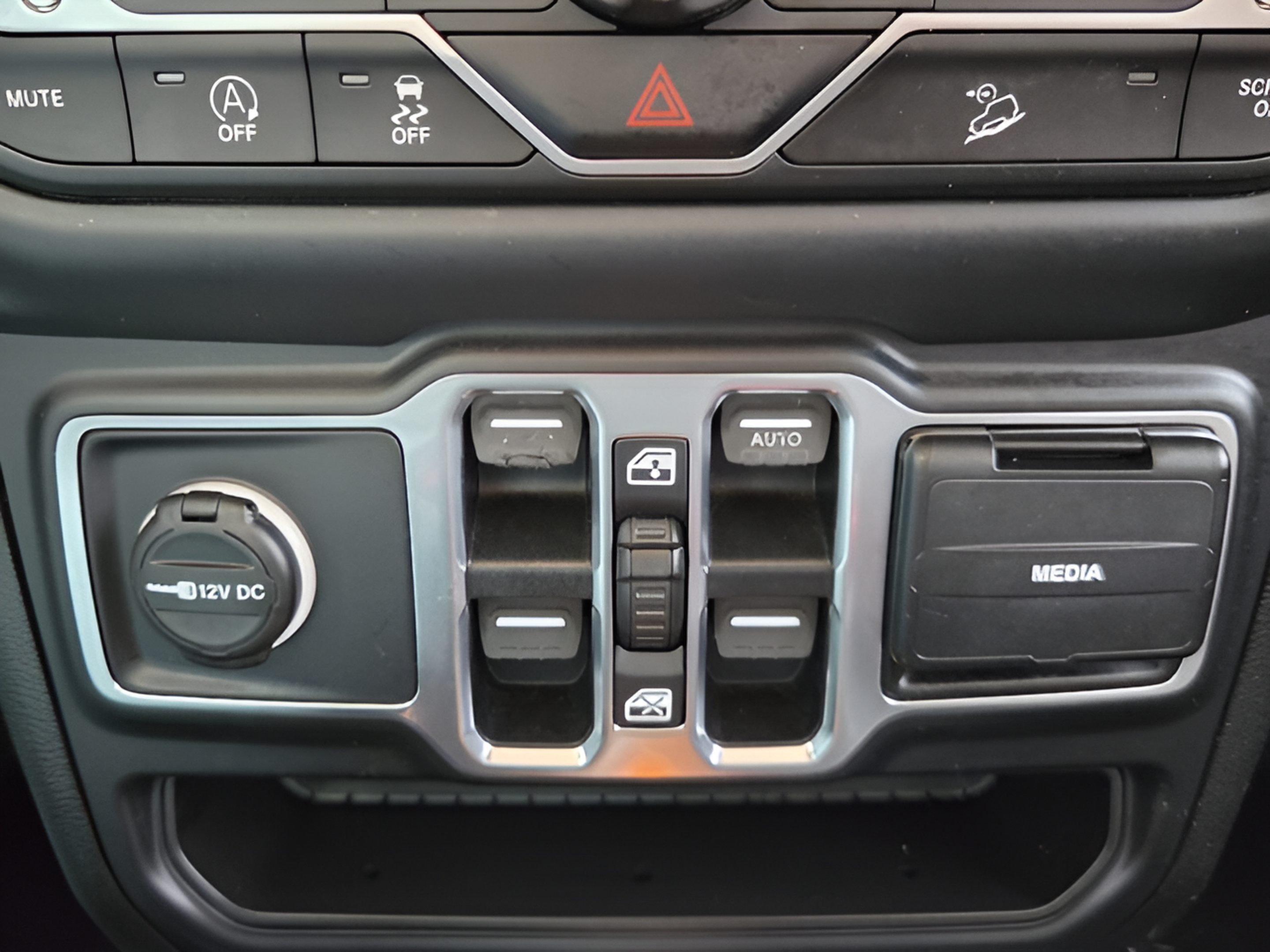 Used 2018 Jeep Wrangler Unlimited Sport S AWD/4WD image 20