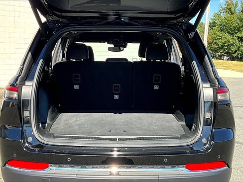 Certified 2024 Jeep Grand Cherokee Limited image 24