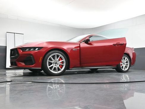 Used 2024 Ford Mustang GT Premium RWD image 33