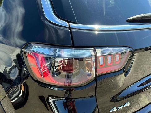 Certified 2022 Jeep Compass Limited AWD/4WD image 12