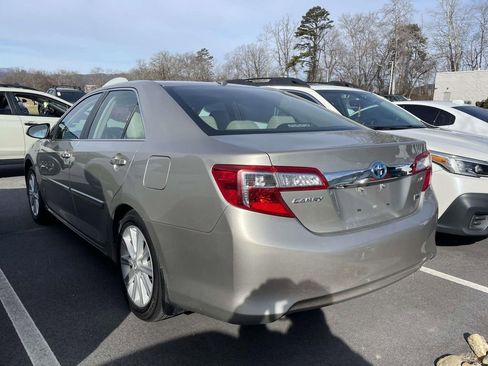 Used 2014 Toyota Camry XLE w/ Leather Package image 3