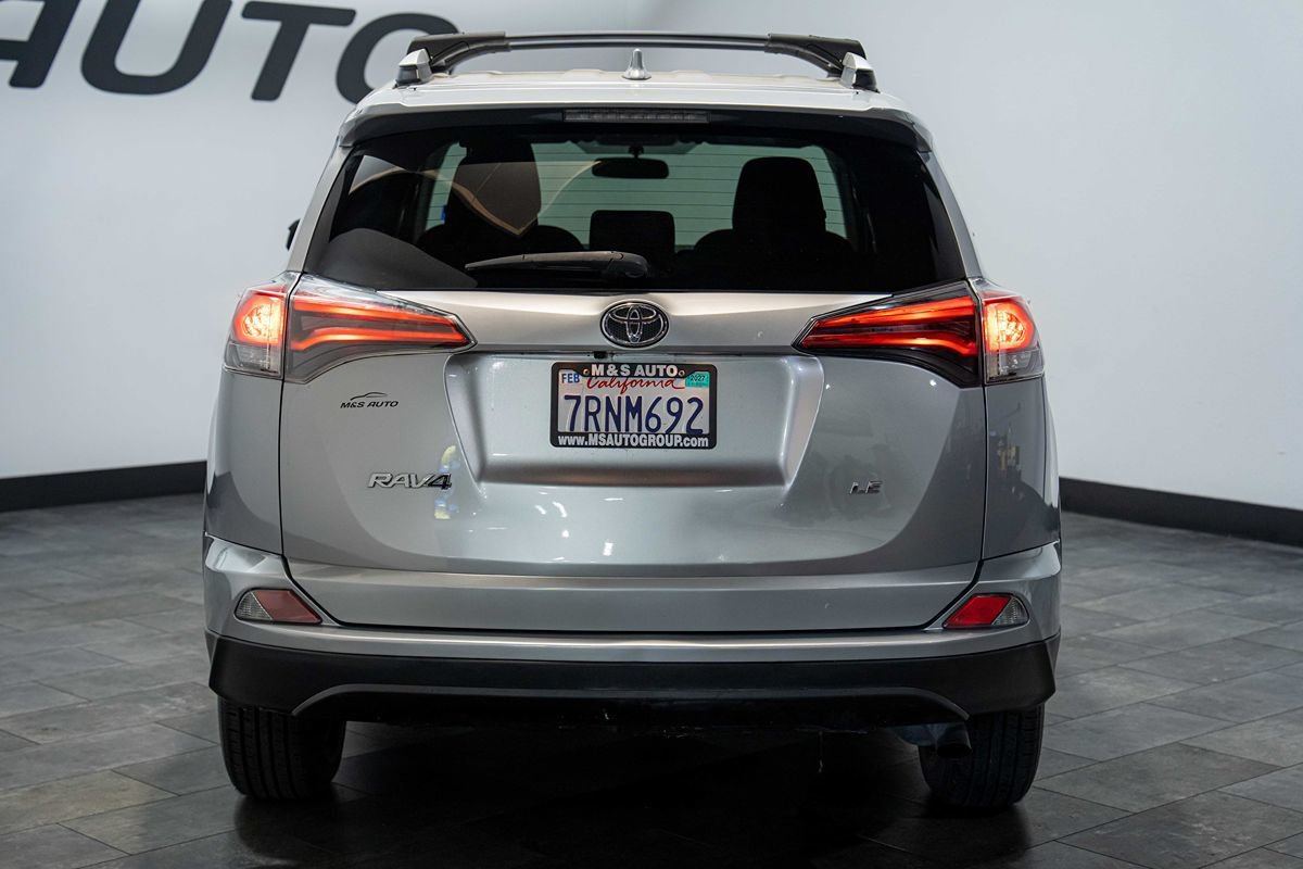 Used 2016 Toyota RAV4 LE FWD image 3