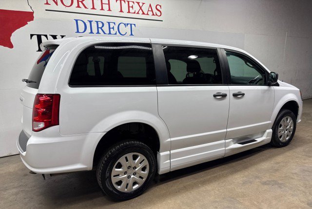 Used 2019 Dodge Grand Caravan SE FWD image 6