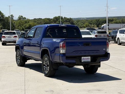 Used 2023 Toyota Tacoma TRD Sport w/ TRD Premium Sport Package AWD/4WD image 4