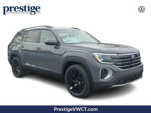 New 2026 Volkswagen Atlas SE image 1