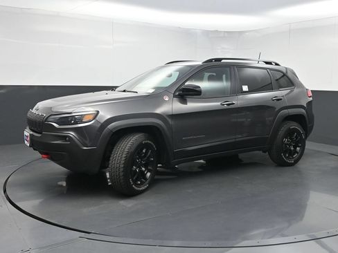 Used 2022 Jeep Cherokee Trailhawk w/ Premium Leather Package AWD/4WD image 21