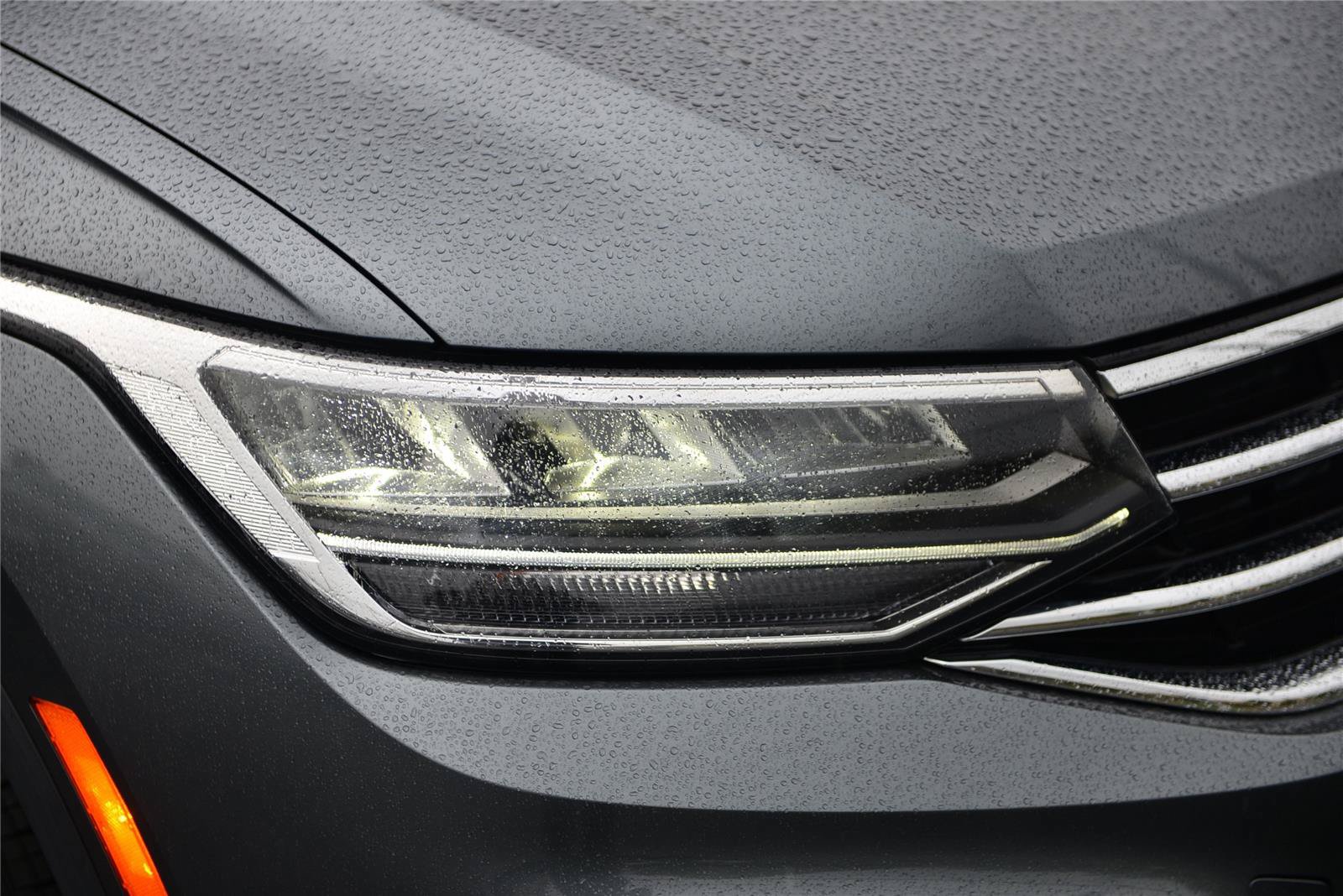 Certified 2024 Volkswagen Tiguan SE AWD/4WD image 12