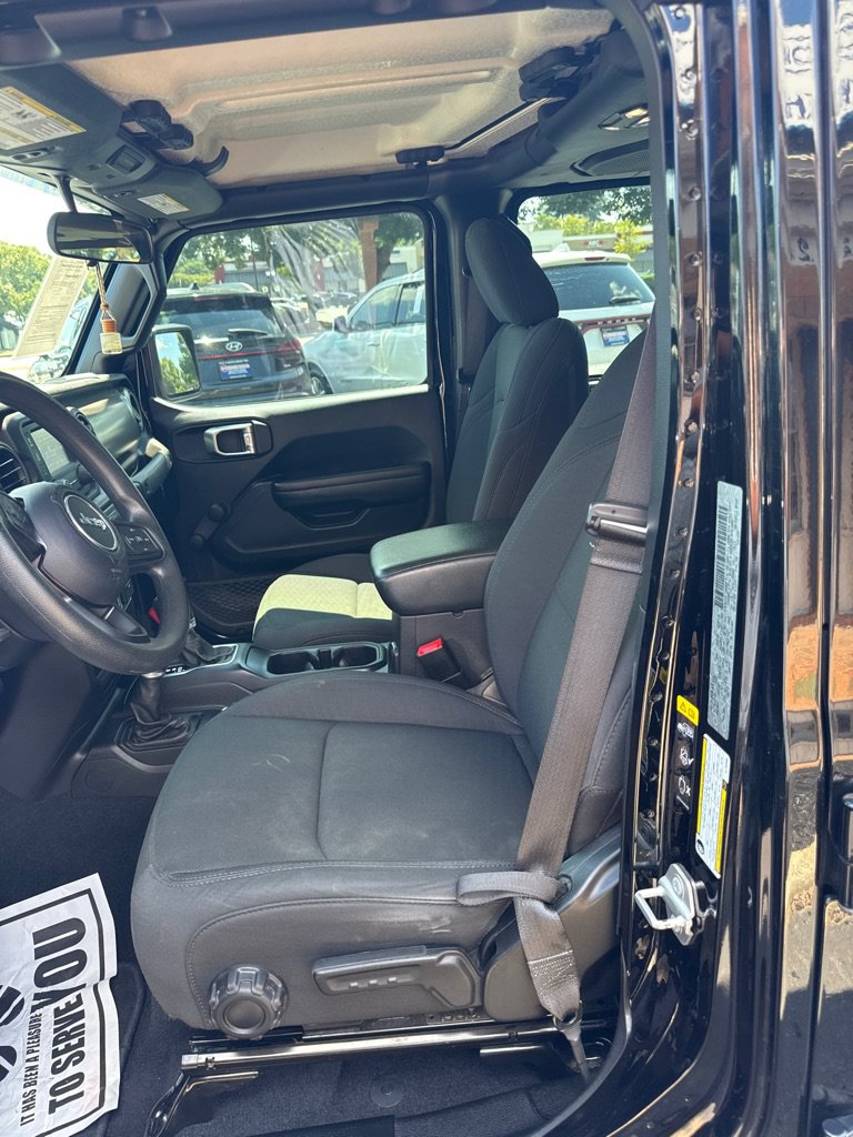 Used 2020 Jeep Gladiator Sport AWD/4WD image 7