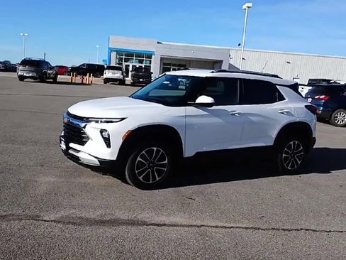 New 2026 Chevrolet TrailBlazer LT w/ Driver Confidence Package FWD image 4