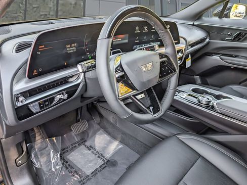 New 2026 Cadillac Lyriq Luxury image 8