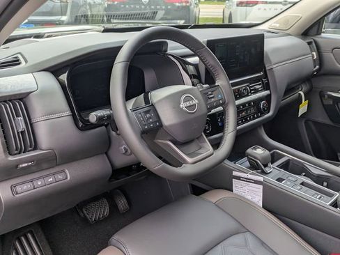 New 2026 Nissan Pathfinder Platinum image 29