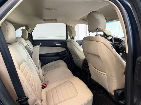 Used 2017 Ford Edge SE FWD image 14