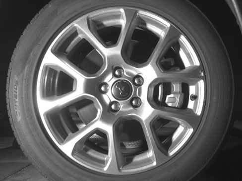 Used 2025 Jeep Compass Limited image 13