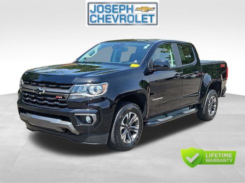 Used 2022 Chevrolet Colorado Z71 w/ Safety Package RWD image 2