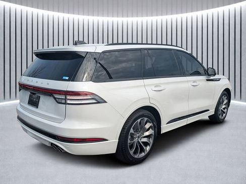 New 2026 Lincoln Aviator 2WD w/ Jet Appearance Package image 3