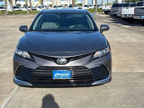 Used 2021 Toyota Camry LE FWD image 2