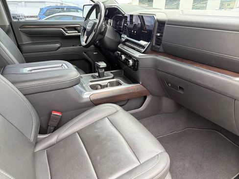 Used 2022 GMC Sierra 1500 SLT AWD/4WD image 23