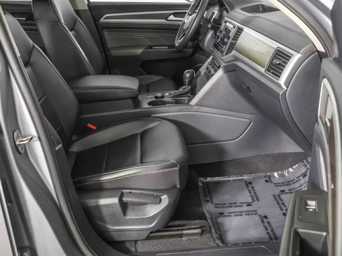 Used 2022 Volkswagen Atlas SE image 44