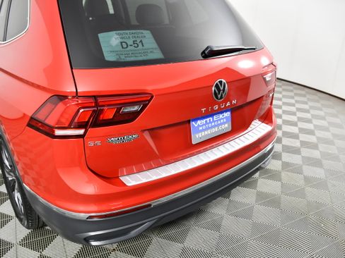 Used 2022 Volkswagen Tiguan SE AWD/4WD image 15