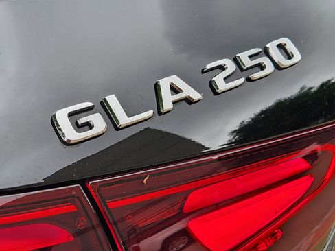 Used 2025 Mercedes-Benz GLA 250 image 29