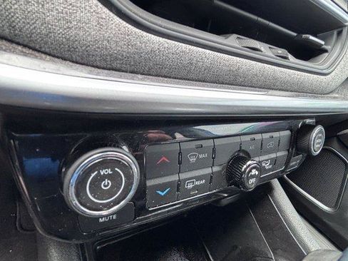 Used 2022 Jeep Compass Latitude FWD image 11