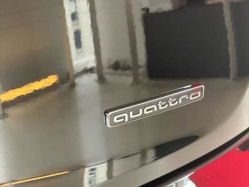 Certified 2025 Audi Q5 2.0T Premium Plus image 23