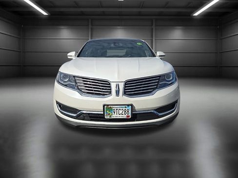 Used 2016 Lincoln MKX Select image 3
