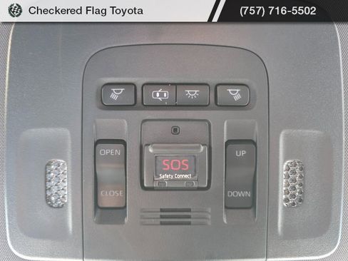 Used 2019 Toyota Avalon XSE image 10