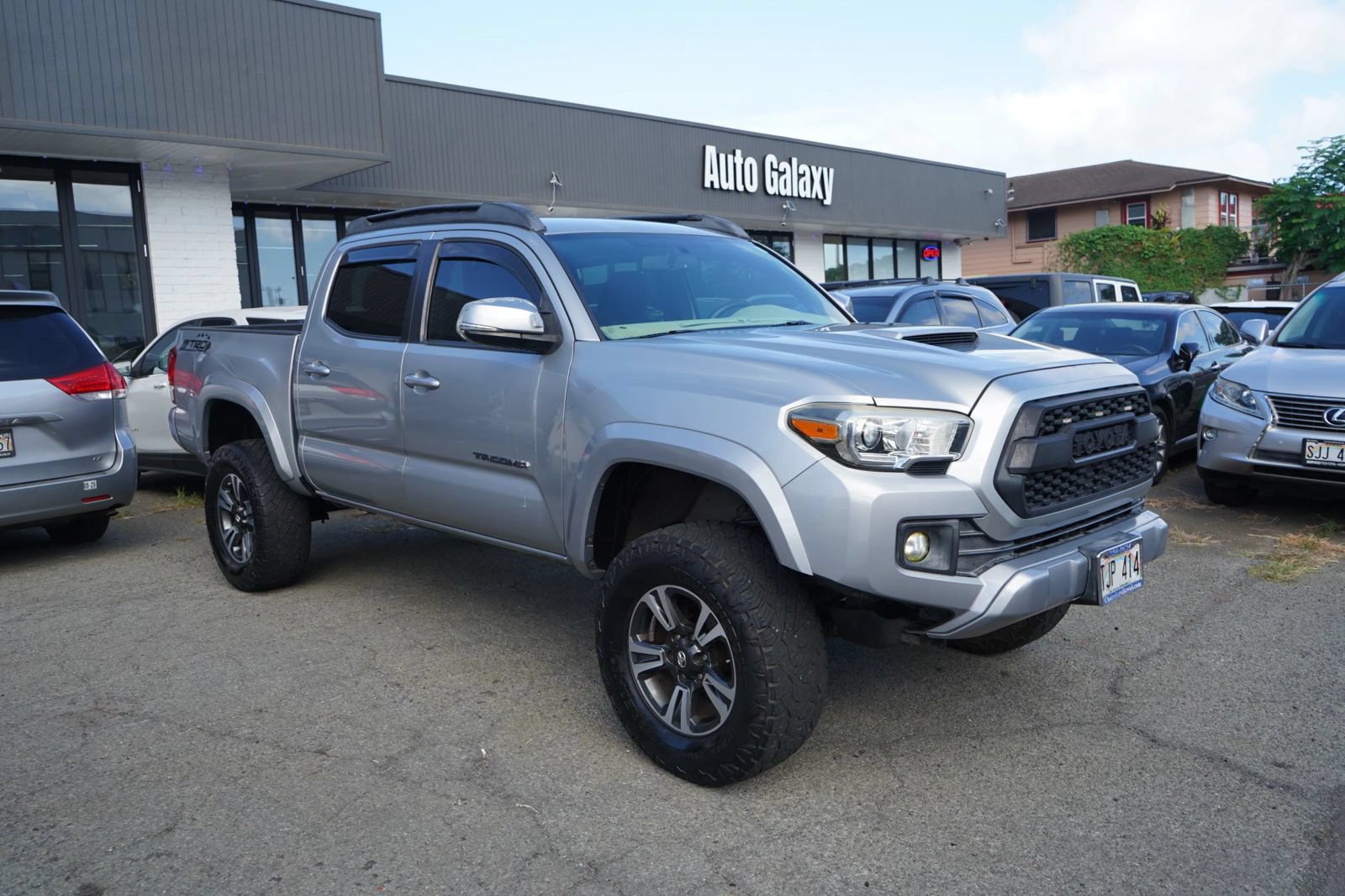 Used 2017 Toyota Tacoma TRD Sport RWD image 4