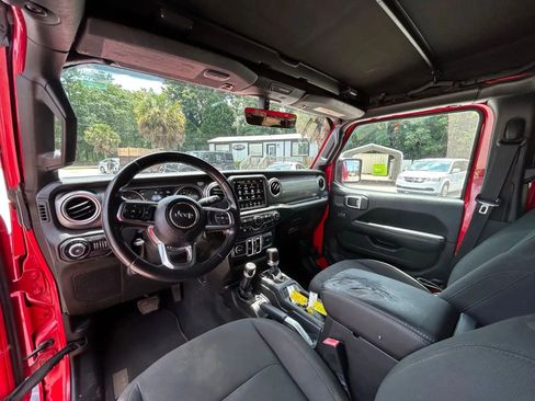 Used 2018 Jeep Wrangler Unlimited Sahara image 23