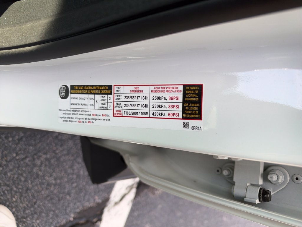 Used 2024 Nissan Rogue S AWD/4WD image 27