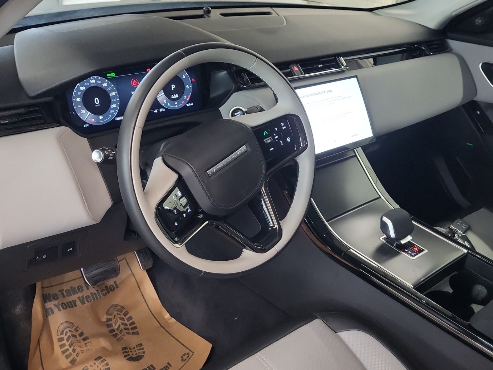 Used 2025 Land Rover Range Rover Velar Dynamic SE AWD/4WD image 7