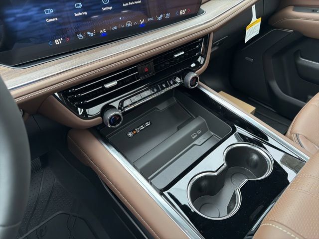 New 2026 Chevrolet Tahoe High Country AWD/4WD image 12