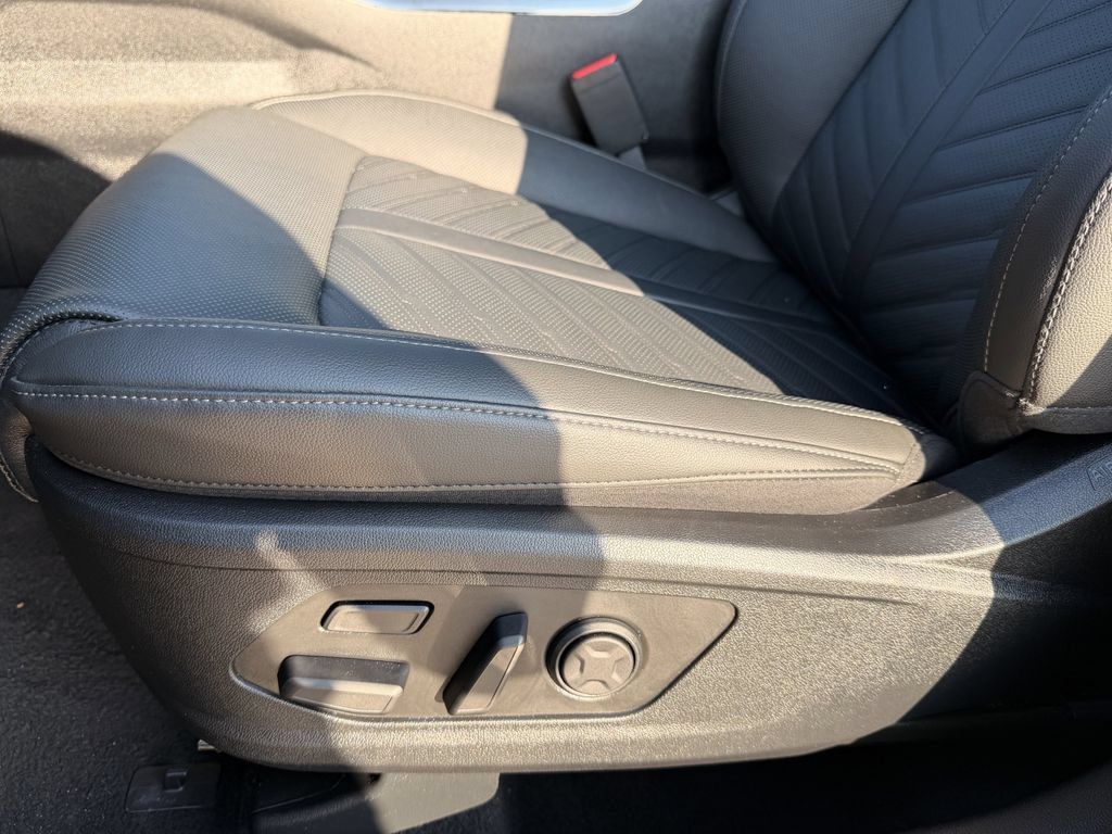 New 2025 Kia Sorento SX Prestige AWD/4WD image 13