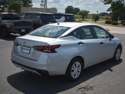Used 2025 Nissan Versa S FWD image 5