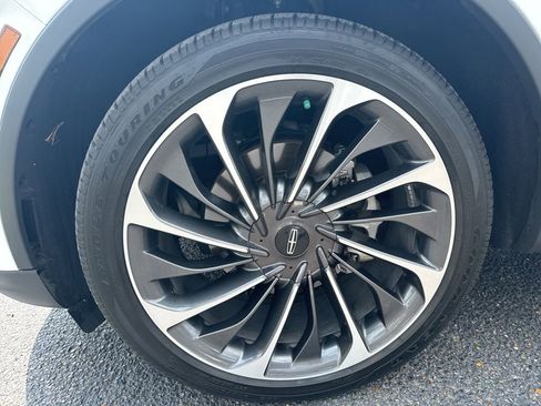 Used 2025 Lincoln Aviator Reserve RWD image 12