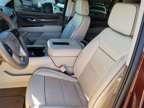 Used 2022 GMC Yukon Denali image 16