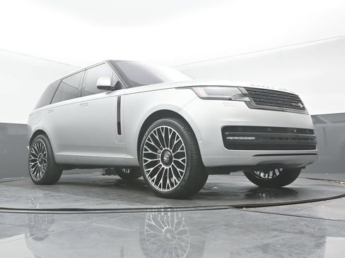 Used 2023 Land Rover Range Rover SE AWD/4WD image 32