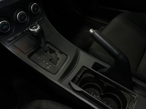 Used 2013 MAZDA MAZDA3 i Touring image 18