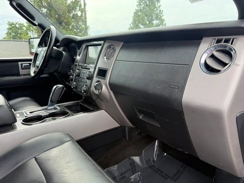 Used 2017 Ford Expedition Limited AWD/4WD image 19