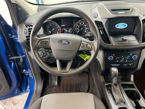 Used 2017 Ford Escape SE w/ Equipment Group 201A image 19