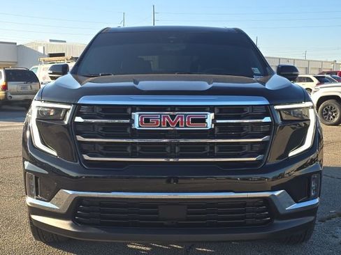 Used 2024 GMC Acadia Elevation image 8